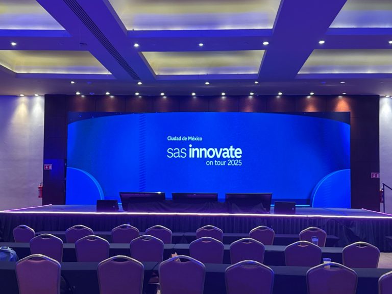 Héctor Cobo y Bryan Harris de SAS dieron una conferencia sobre el estado de la IA Cuántica durante el evento SAS Innovate on Tour 2025.